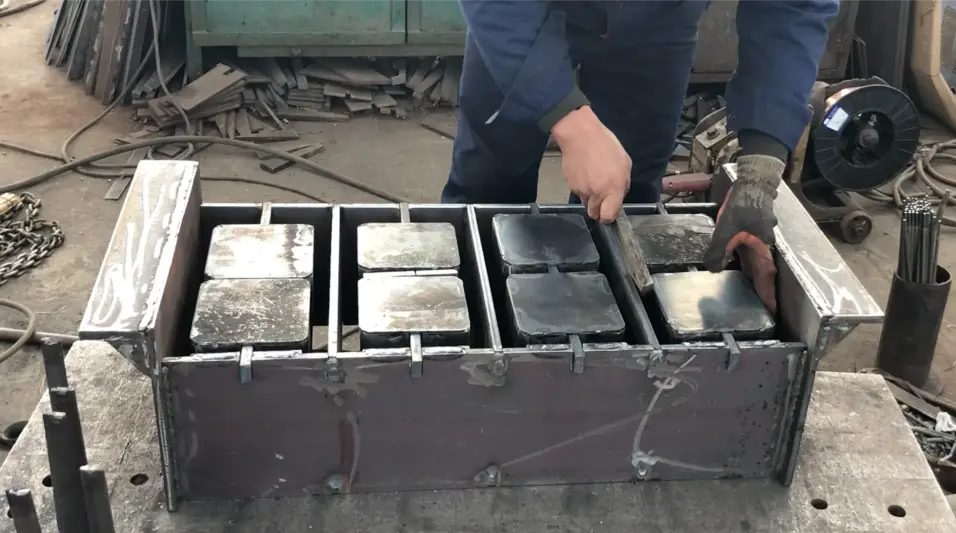 hollow block mould making