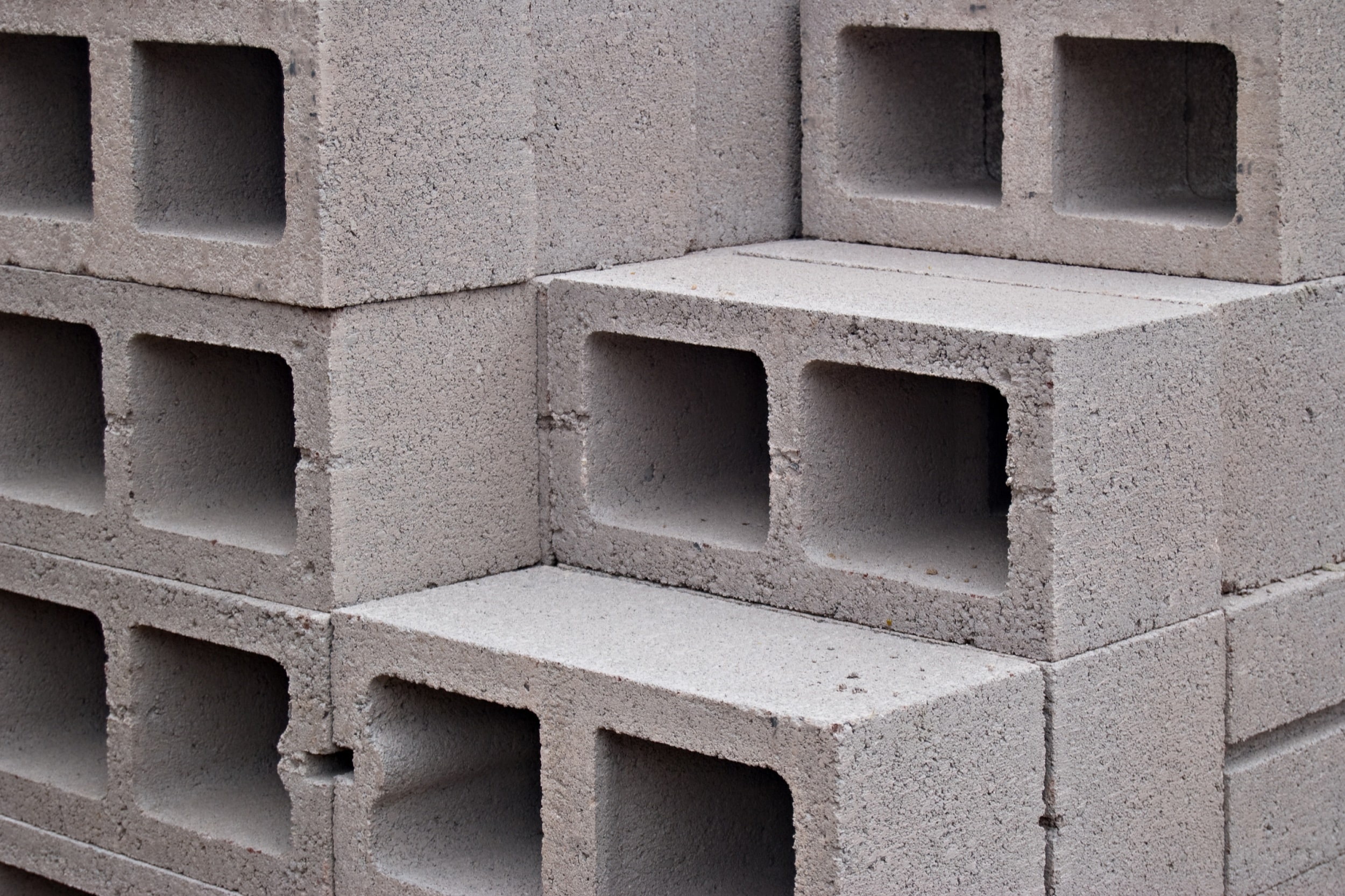 how much weight can a cinder block hold (maximum load)