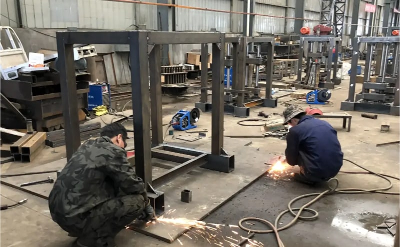 welding of the brick machine frame