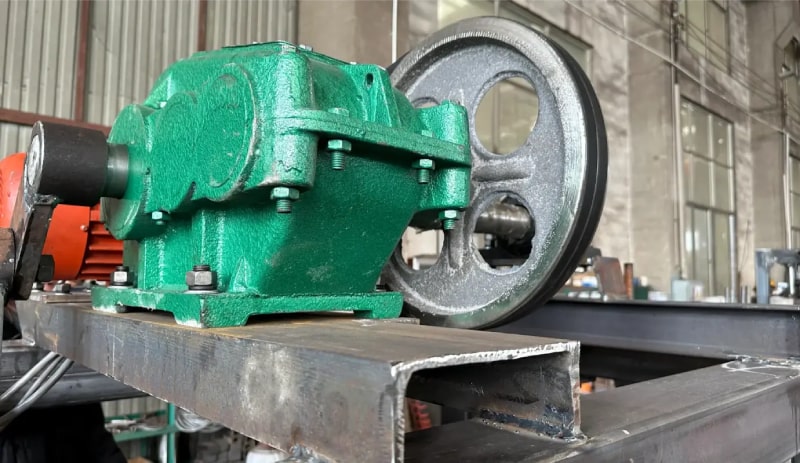 motor set on the block machine